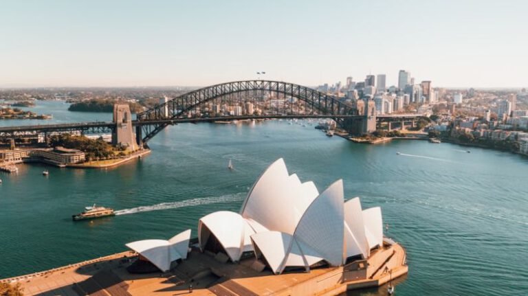 The Story behind Sydney’s Famous Harbour Bridge