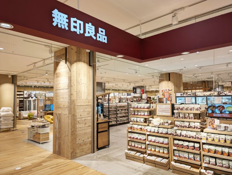 Tokyo Dome - a store filled with lots of different types of food