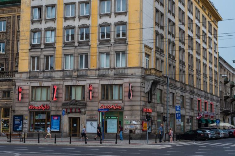 From Ruins to Resplendence: the Restoration of Warsaw’s Old Town